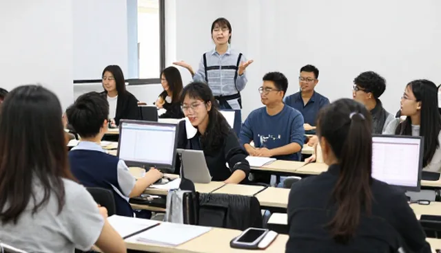 定制化开发如何推动技术培训课程的成果转化
